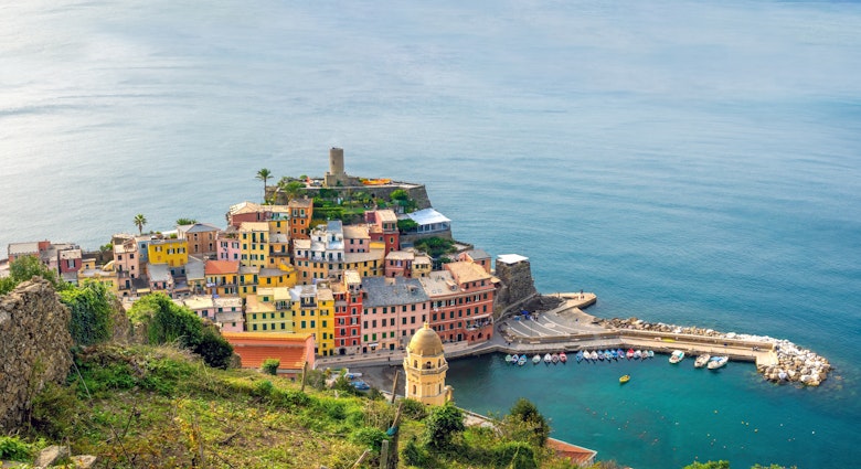 Aerial view of the beautiful fishing village of Vernazza, considered one of the most beautiful in Italy, Cinqueterre, La Spezia, Liguria, Italy, License Type: media, Download Time: 2025-03-01T15:29:57.000Z, User: Ppeterson948, Editorial: false, purchase_order: 56530 - Guidebooks, job: Global Publishing WIP, client: Global Publishing WIP, other: Pia Peterson Haggarty